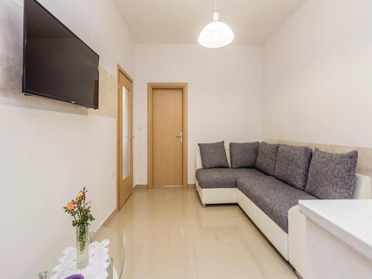 Apartments Villa Kim Ябланац Екстер'єр фото